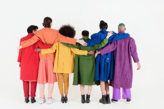 Fashion Dopamine: Πώς να Χρησιμοποιήσεις τα Χρώματα για να Ανεβάσεις τη Διάθεσή σου