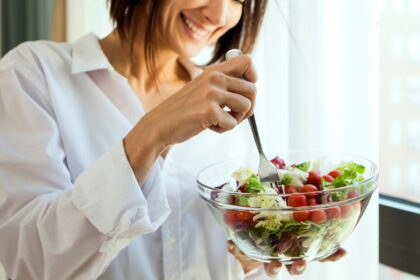 Mindful Eating: Πώς να Δημιουργήσεις μια Πιο Υγιή Σχέση με το Φαγητό