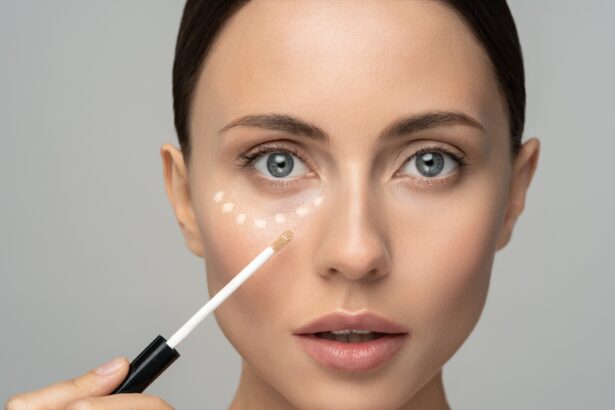 Πώς να βάζεις σωστά το concealer: Ο απόλυτος οδηγός για αψεγάδιαστη κάλυψη