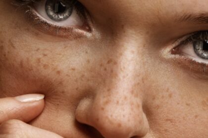 Freckle Tattoos: Το Ημι-Μόνιμο Μυστικό για μια Φυσικά Ηλιοκαμένη Όψη!