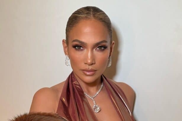 Jennifer Lopez: Έτσι Διατηρεί το Δέρμα Της Φρέσκο και Λαμπερό στα 55 της