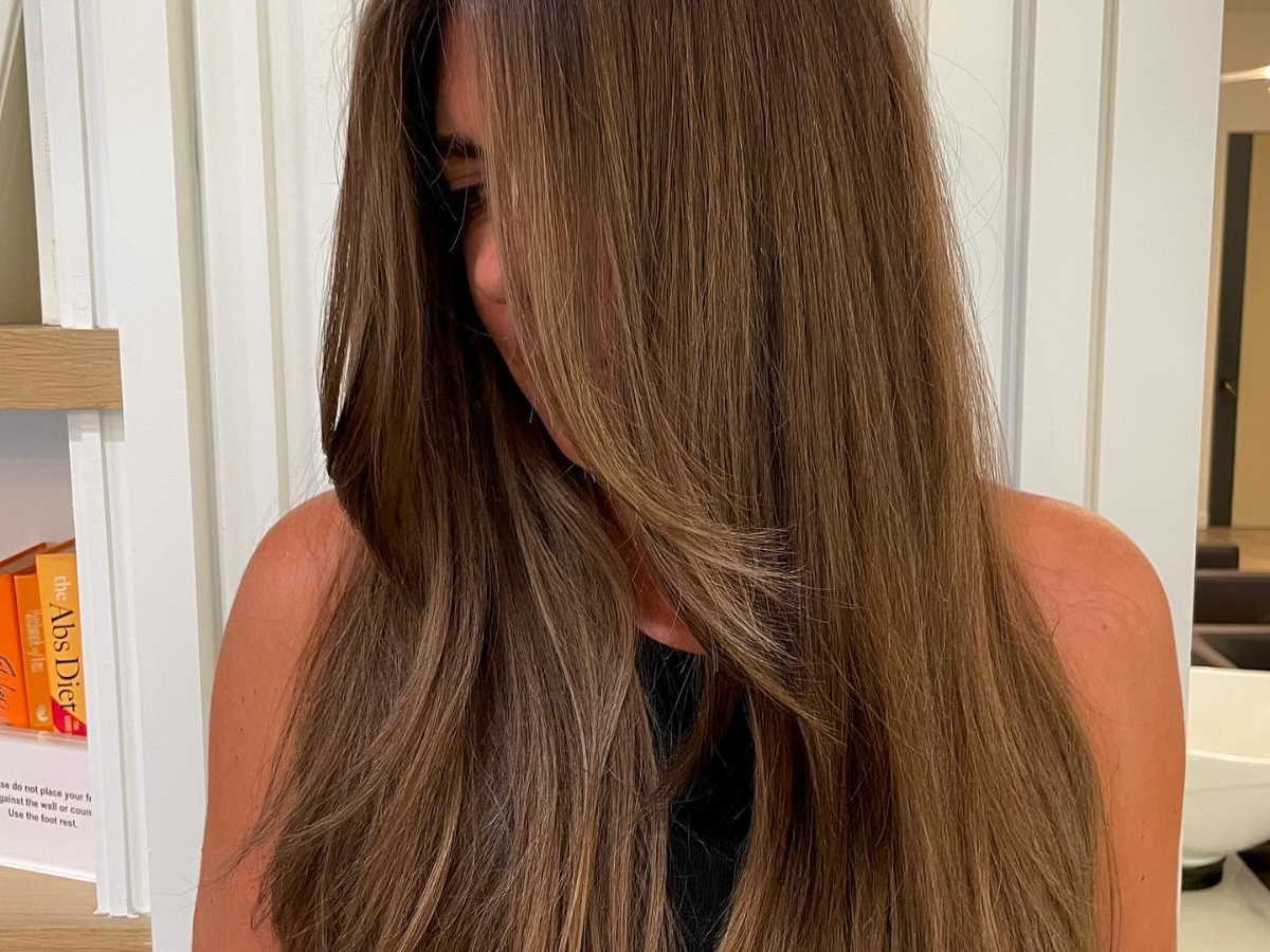 Η τάση του almond hair color για τον Δεκέμβριο