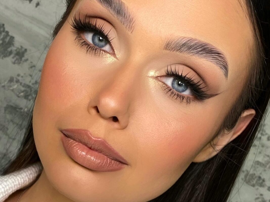 Το brown eyeliner look που βλέπεις παντού