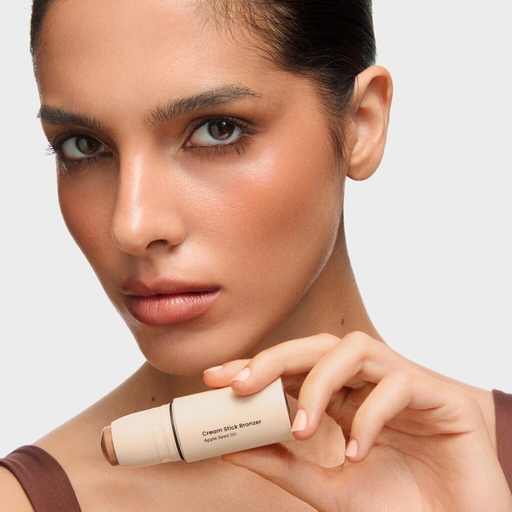 Το caramel glow makeup που ταιριάζει σε όλες