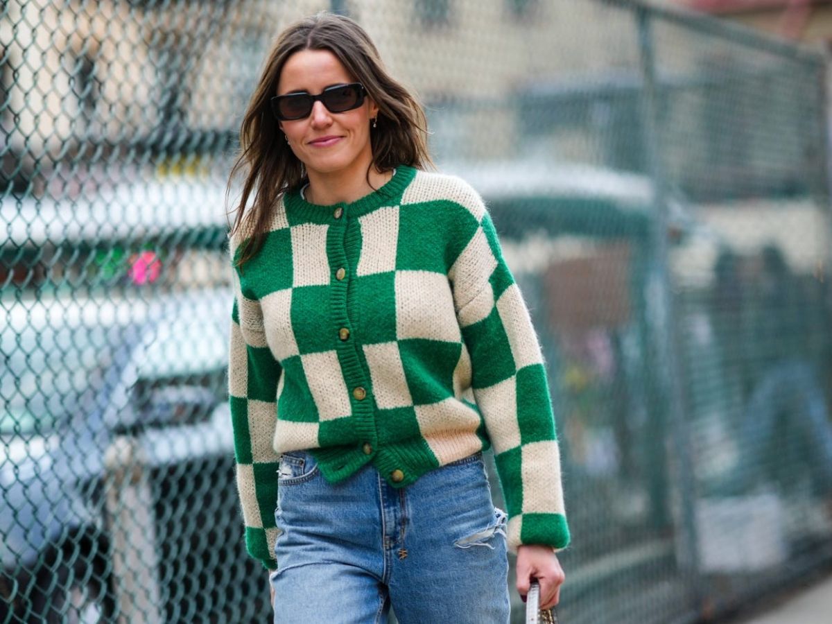 Cozy σικ στυλ με cardigan και denim