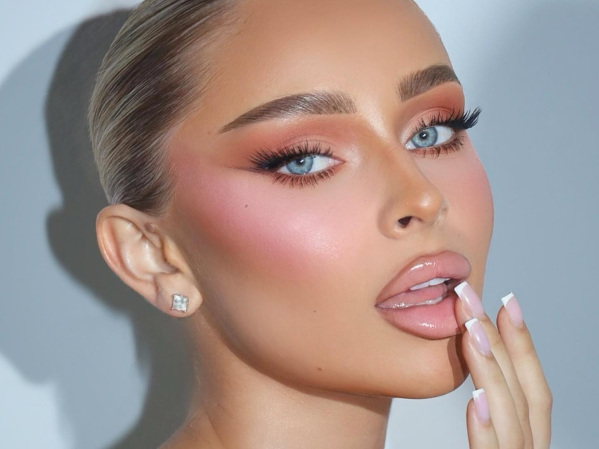 Το viral cream blush τρικ που δίνει φυσική λάμψη