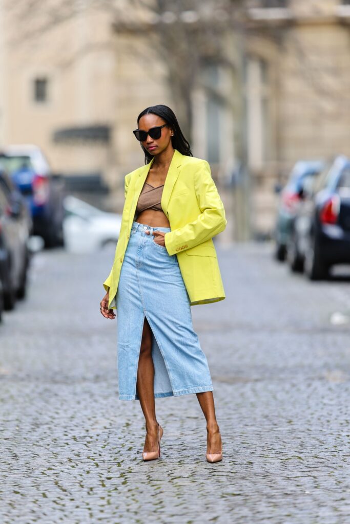 Πώς να φορέσεις denim φούστα το φθινόπωρο