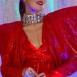 Πώς να μετατρέψεις ένα basic outfit σε festive look