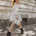 Πώς να συνδυάσεις πλεκτό φόρεμα με μπότες