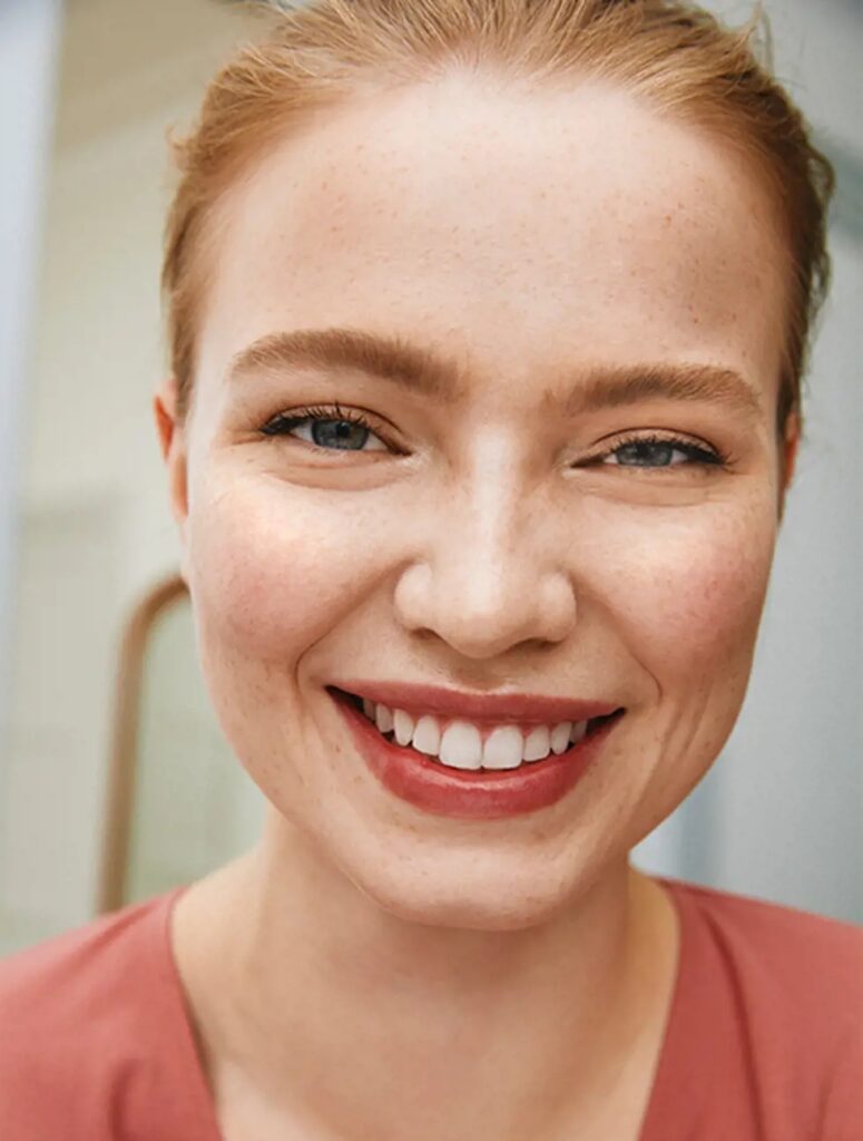 Πώς να κάνεις τα φρύδια σου να δείχνουν φυσικά, ο απόλυτος οδηγός