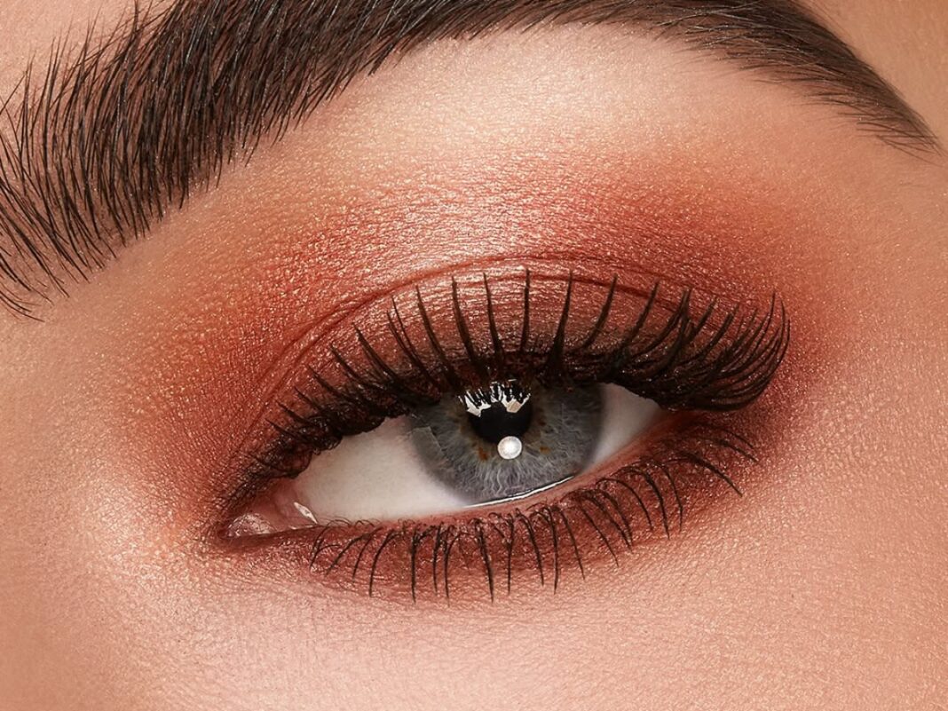 Το τζίντζερ glow makeup ανεβαίνει ενόψει Δεκεμβρίου