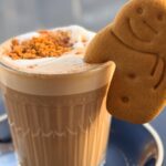 Το TikTok τρελαίνεται με το gingerbread latte