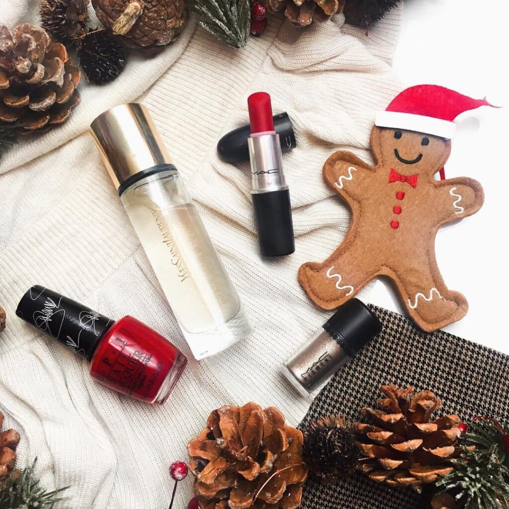 Το TikTok αναδεικνύει το "holiday glow up" trend