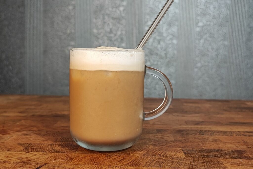 Iced cookie latte: Αυτό είναι το ρόφημα του Δεκέμβρη