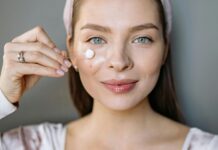 Τα τρία προϊόντα που δίνουν άμεση λάμψη στην επιδερμίδα σου