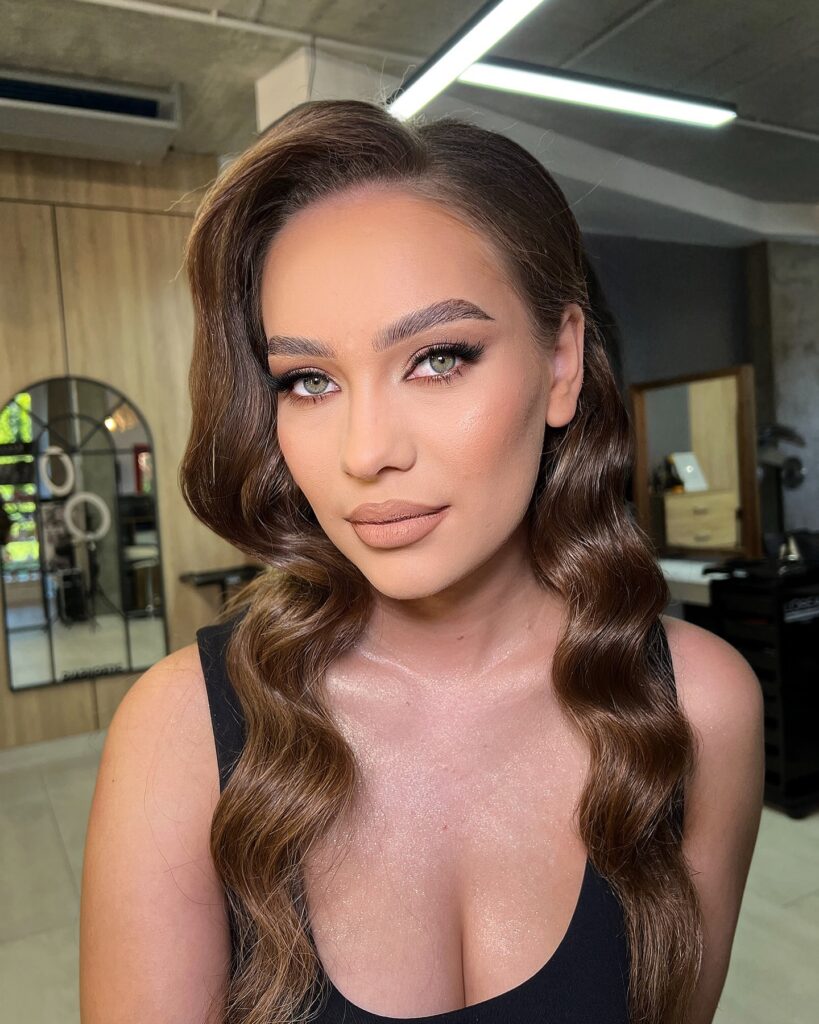 Το latte makeup look που επιστρέφει δυναμικά