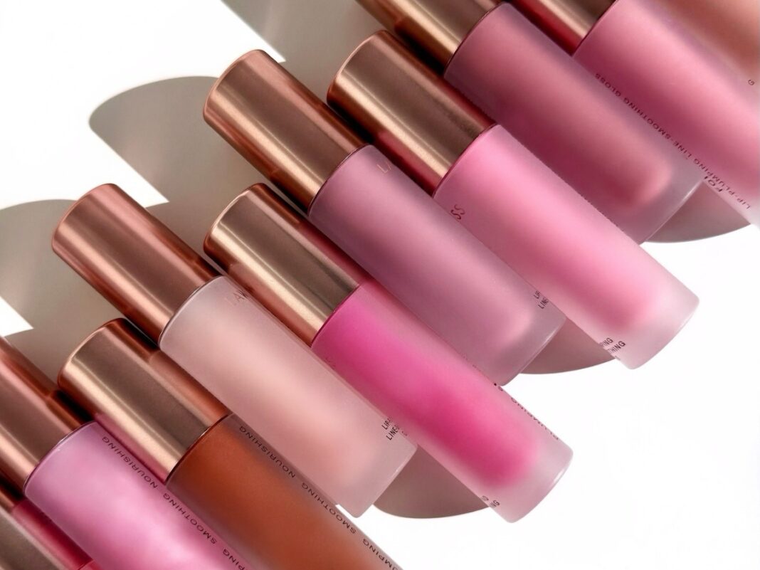 Lip Plumping Gloss: Όσα πρέπει να ξέρεις πριν το δοκιμάσεις