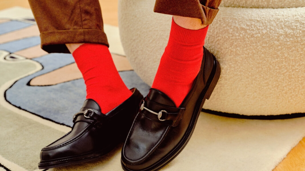 Πώς να συνδυάσεις loafers σε κρύες μέρες