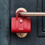 Το micro-bag comeback – γιατί όλες κρατούν μικροσκοπικές τσάντες