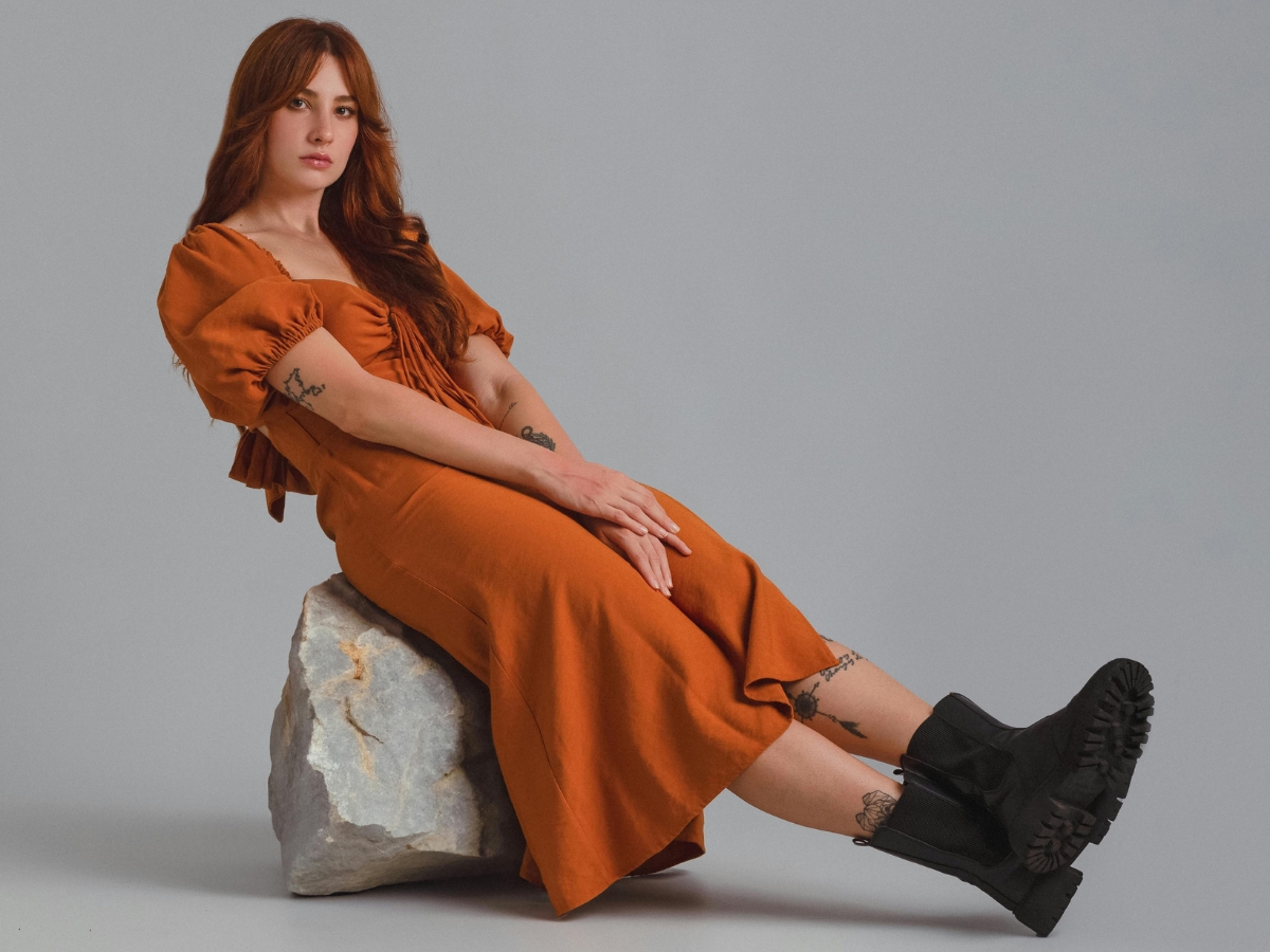 Το midi φόρεμα που ταιριάζει σε όλους τους σωματότυπους