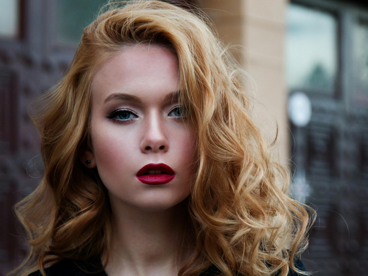 To red berry κραγιόν επιστρέφει δυναμικά το φετινό χειμώνα