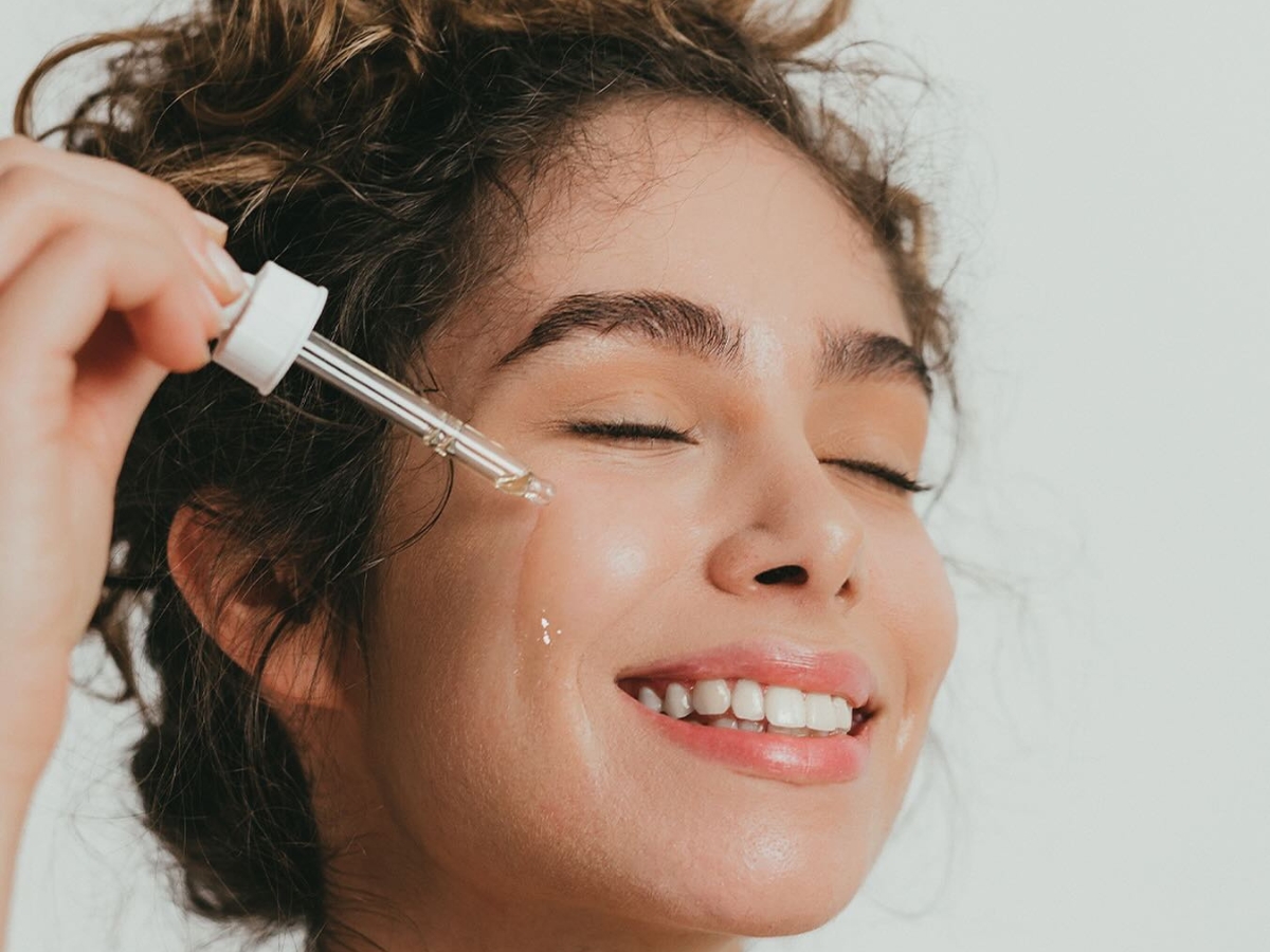 Το serum με βιταμίνη C που κάνει θαύματα το χειμώνα