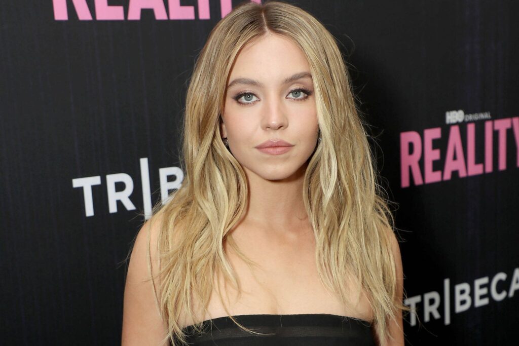 Η Sydney Sweeney με το πιο φυσικό glam look
