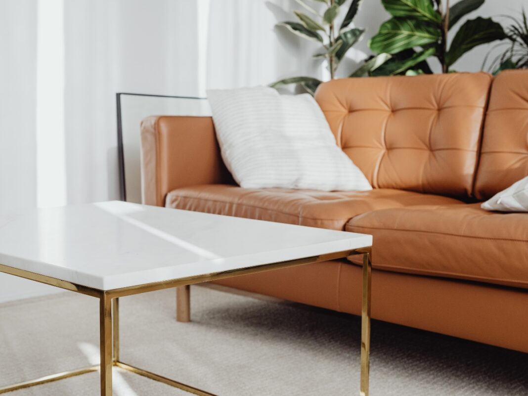 Πώς να διατηρείς το σπίτι τακτοποιημένο όσο δουλεύεις