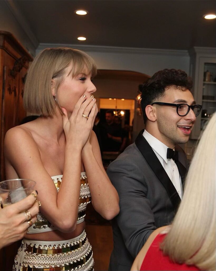 Η Taylor Swift λανσάρει νέο λουκ και αλλάζει το hair trend του χειμώνα