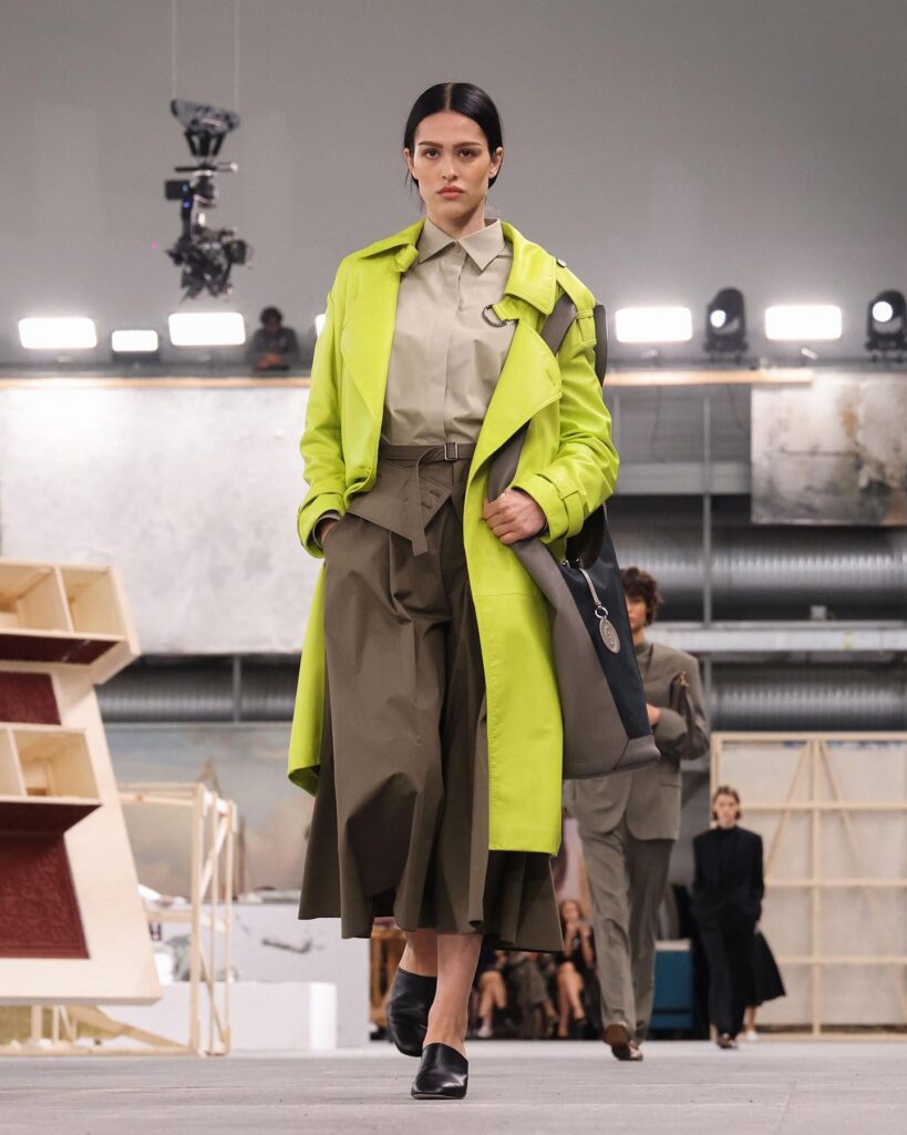 Ζώνες και tailoring το 2026: Η τάση που επαναπροσδιορίζει το σύγχρονο ντύσιμο