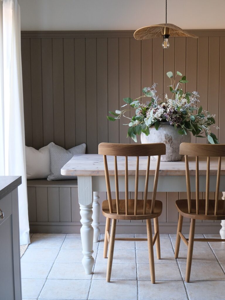 Ζεστή χειμωνιάτικη ανανέωση στο σαλόνι με φυσικά υλικά (ιδέες που φέρνουν άνεση και ισορροπία)