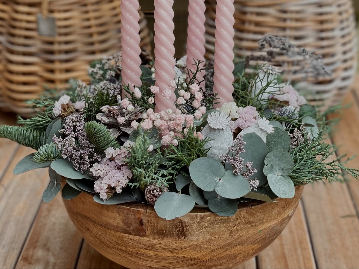 Ζεστή χειμωνιάτικη ανανέωση στο σαλόνι με φυσικά υλικά (ιδέες που φέρνουν άνεση και ισορροπία)