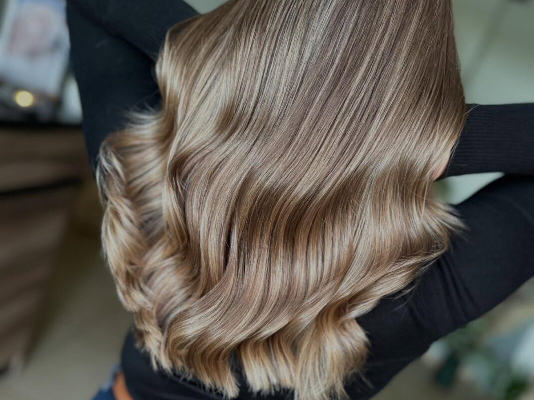 Ελαφριά και ανάλαφρα μαλλιά κάθε μέρα – Πρακτικά tips για να μη βαραίνει η τρίχα