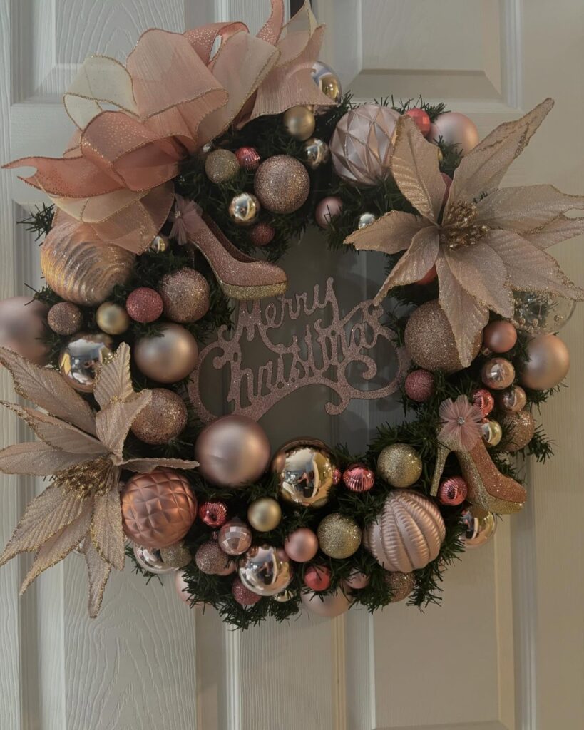 Κομψές girly πινελιές στη χριστουγεννιάτικη διακόσμηση για απαλό, ζεστό αποτέλεσμα