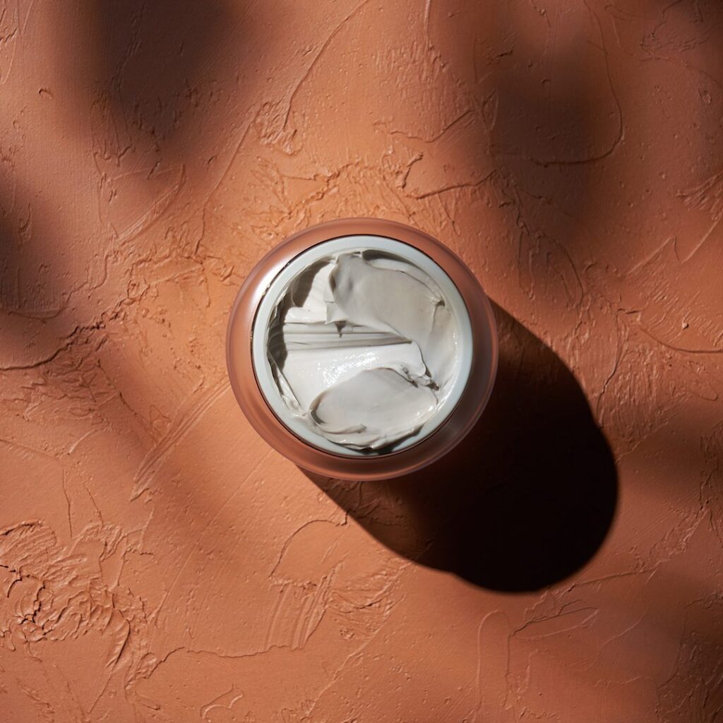 Μάσκα μαλλιών για βαθιά λάμψη τις κρύες μέρες του χειμώνα