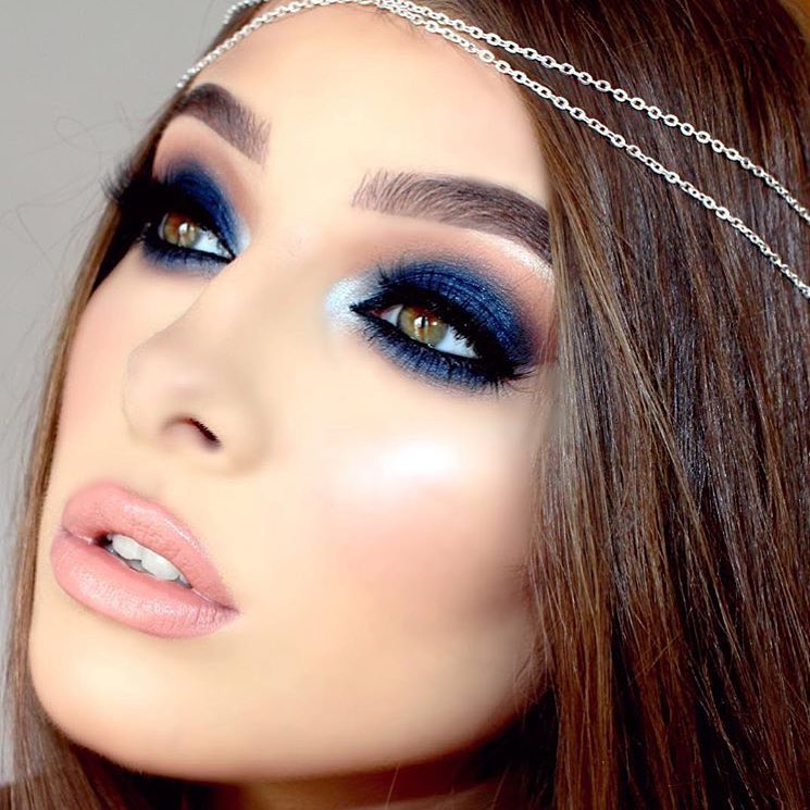 Smokey μάτια σε αποχρώσεις πολύτιμων λίθων: Μωβ, σμαραγδί και navy για λαμπερές εμφανίσεις