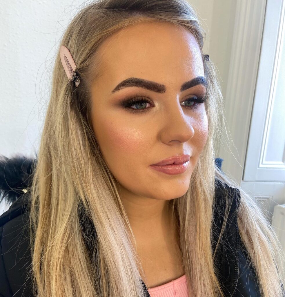 Σοκολατί και εσπρέσο: Ζεστές καφέ αποχρώσεις στο μακιγιάζ