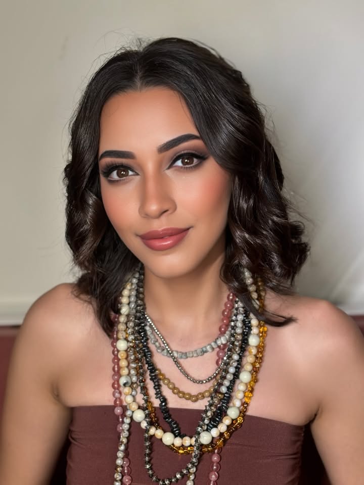 Μακιγιάζ με ζεστές καφέ σκιές, ιδανικό για καθημερινές εμφανίσεις