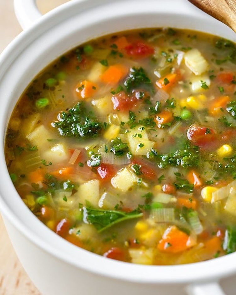 Σούπα από leftover λαχανικά, αξιοποιήστε υγιεινά το φαγητό που περίσσεψε