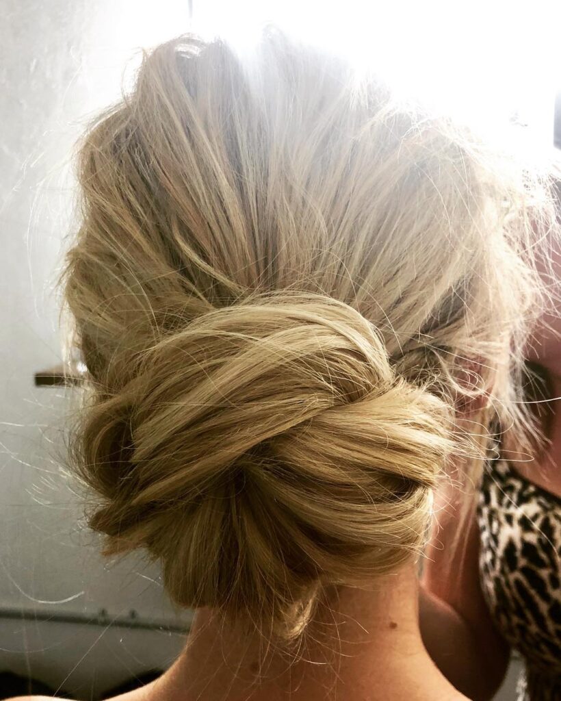 Elegant low buns - Τρεις σικ ιδέες που ανανεώνουν το στιλ σου