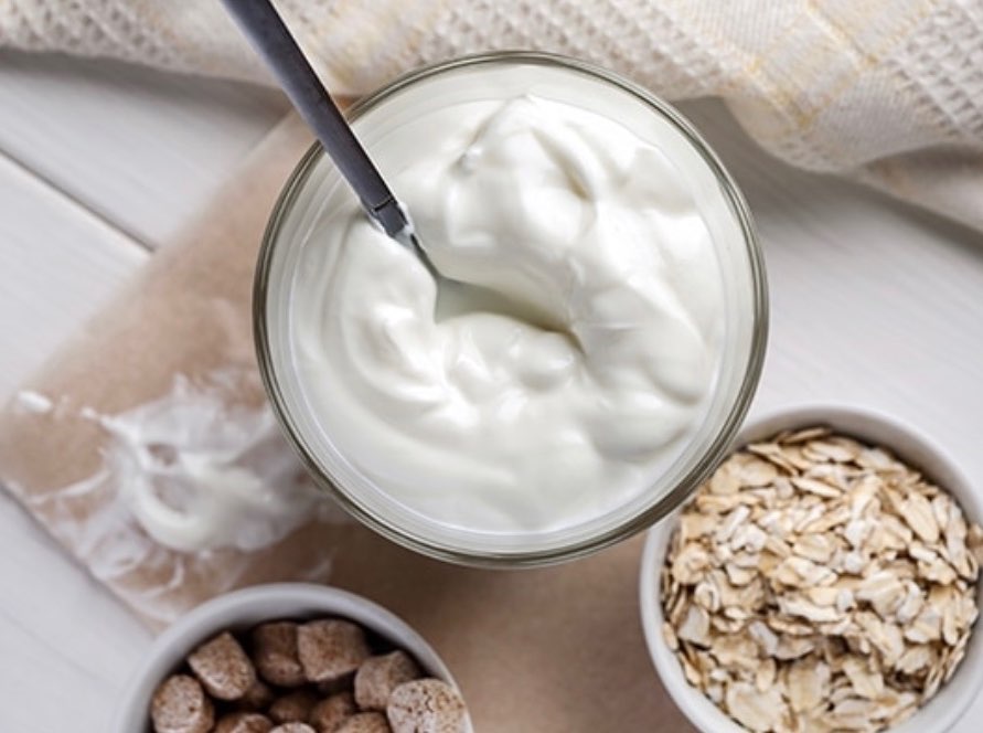 Μάσκα λάμψης με γιαούρτι για φυσικά ανανεωμένο δέρμα