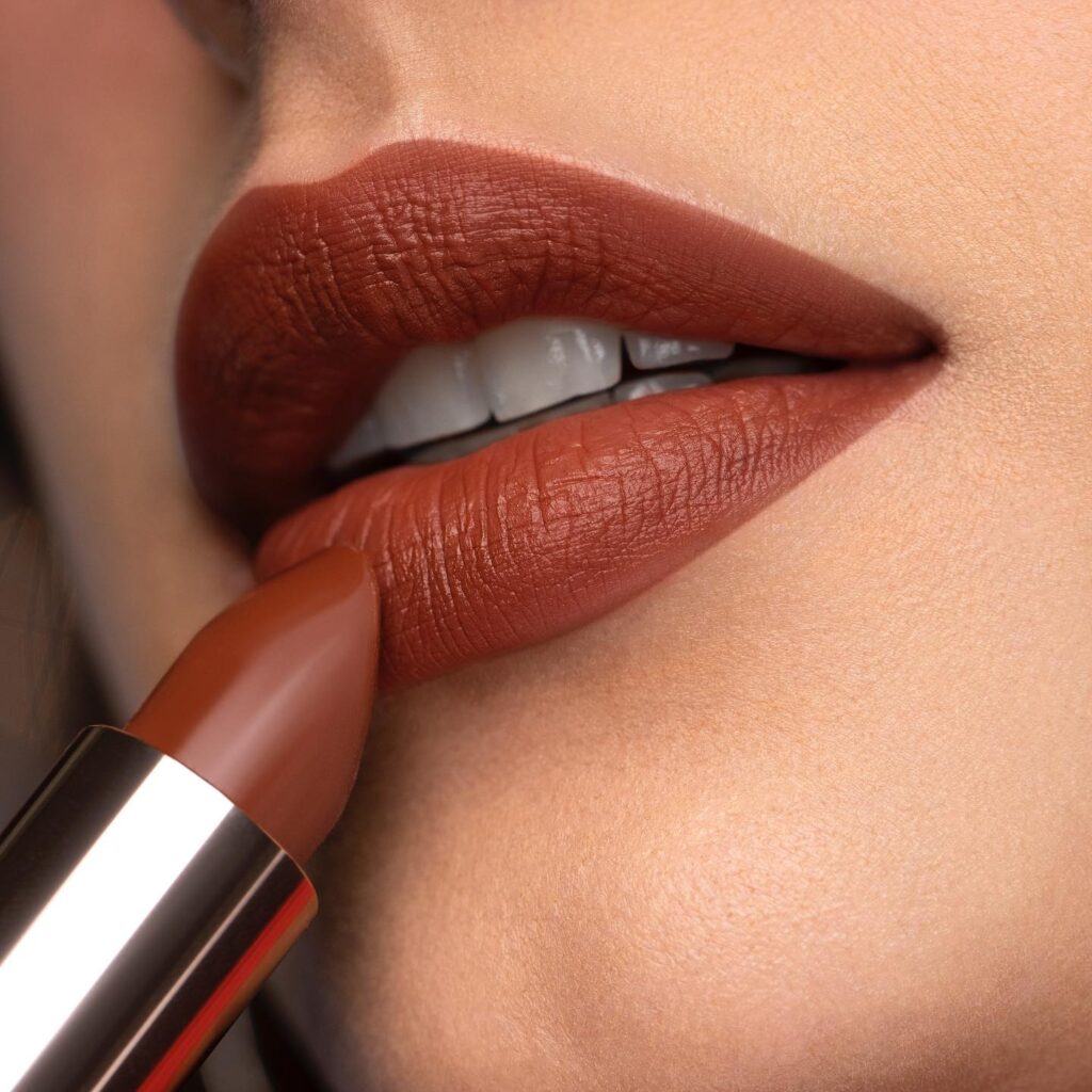 Χειμερινά matte χείλη χωρίς ξηρότητα, με διάρκεια και άνεση