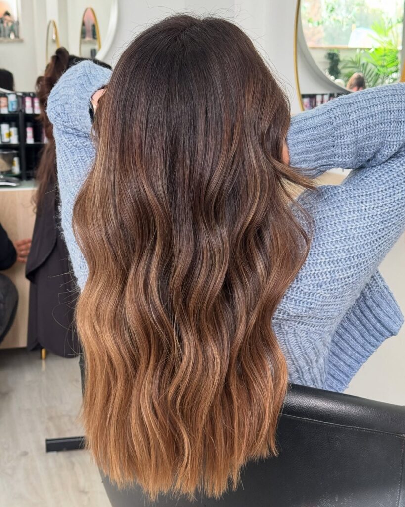 Μελί καστανό: Η πιο γλυκιά χειμερινή απόχρωση που χαρίζει ζεστασιά και φωτεινότητα