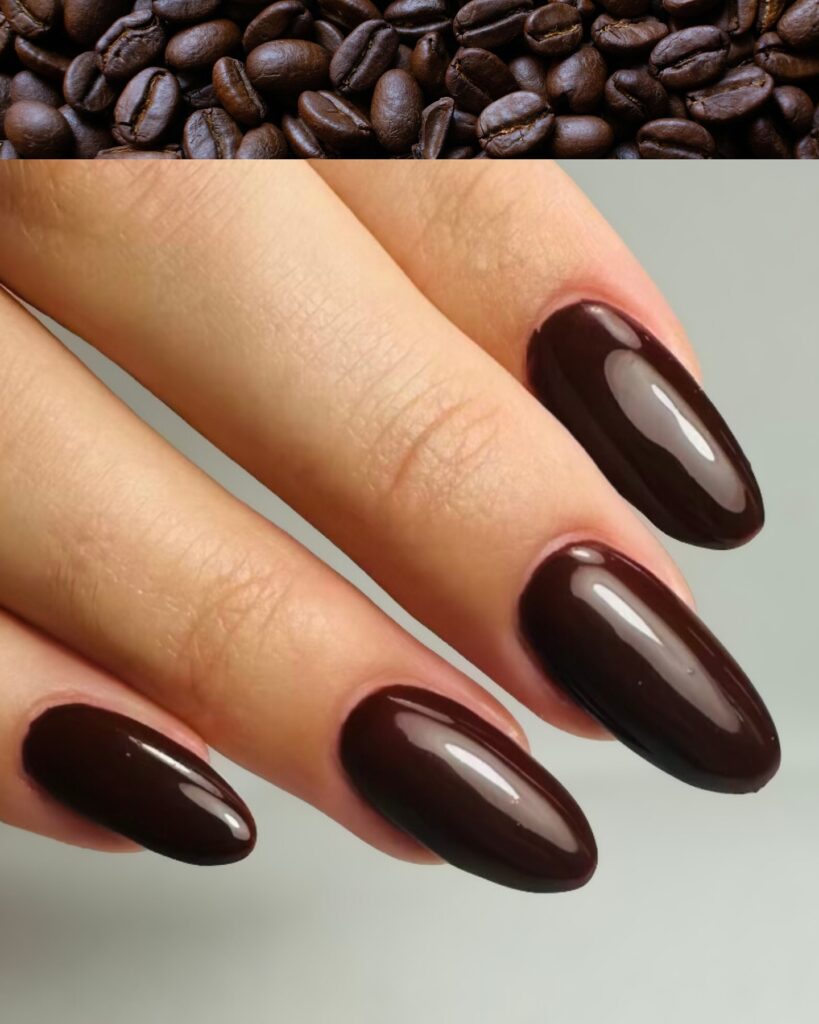 Moody μανικιούρ σε σκούρους τόνους: κερασί, εσπρέσο, δαμασκηνί και σοκολατί με matte ή glossy φινίρισμα