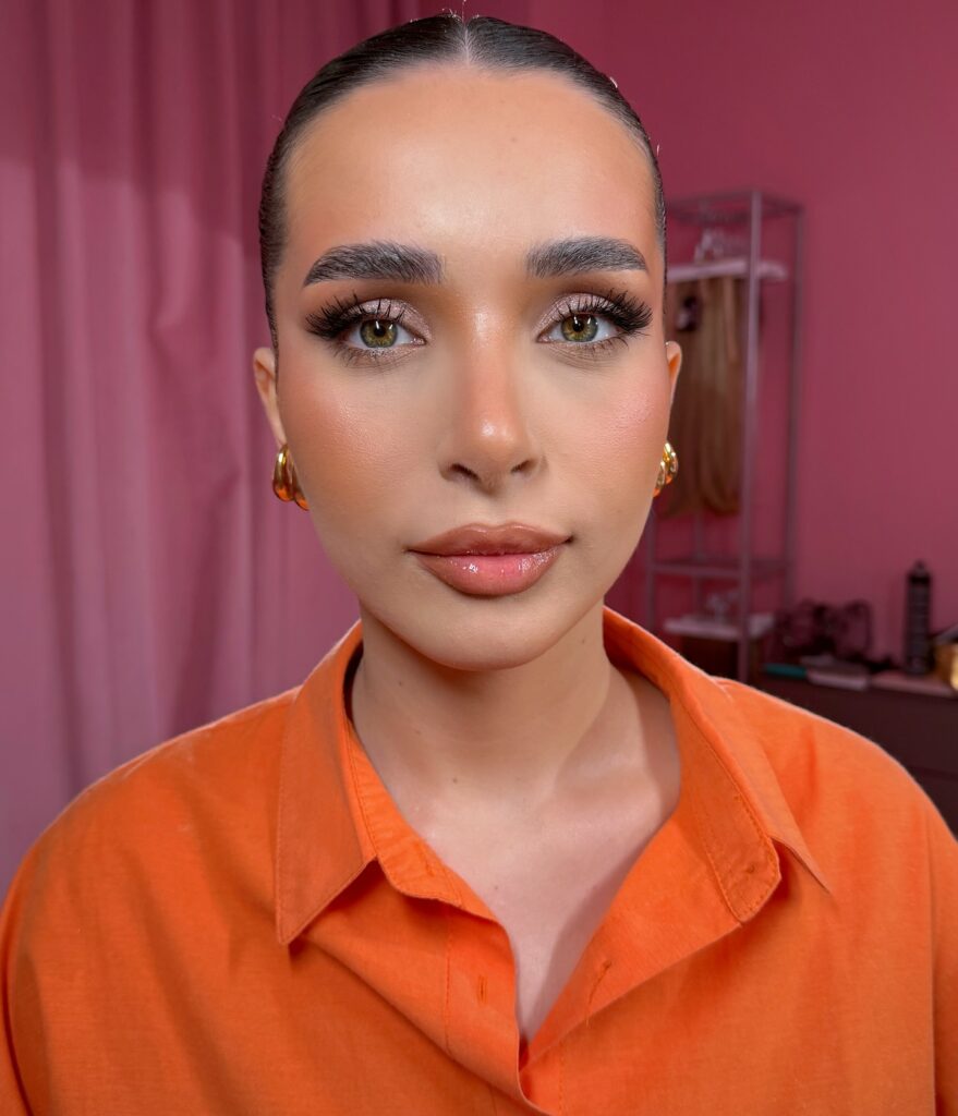 Φωτεινό φυσικό μακιγιάζ, πώς να δημιουργήσεις απαλή λάμψη που αναδεικνύει το πρόσωπο