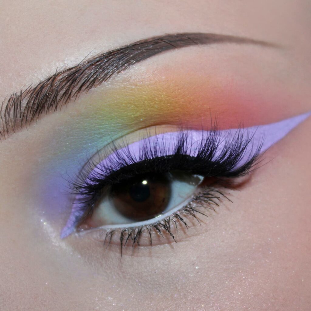 Pastel eyeliner στο μακιγιάζ ματιών - Μωβ και baby blue αποχρώσεις που φωτίζουν το βλέμμα