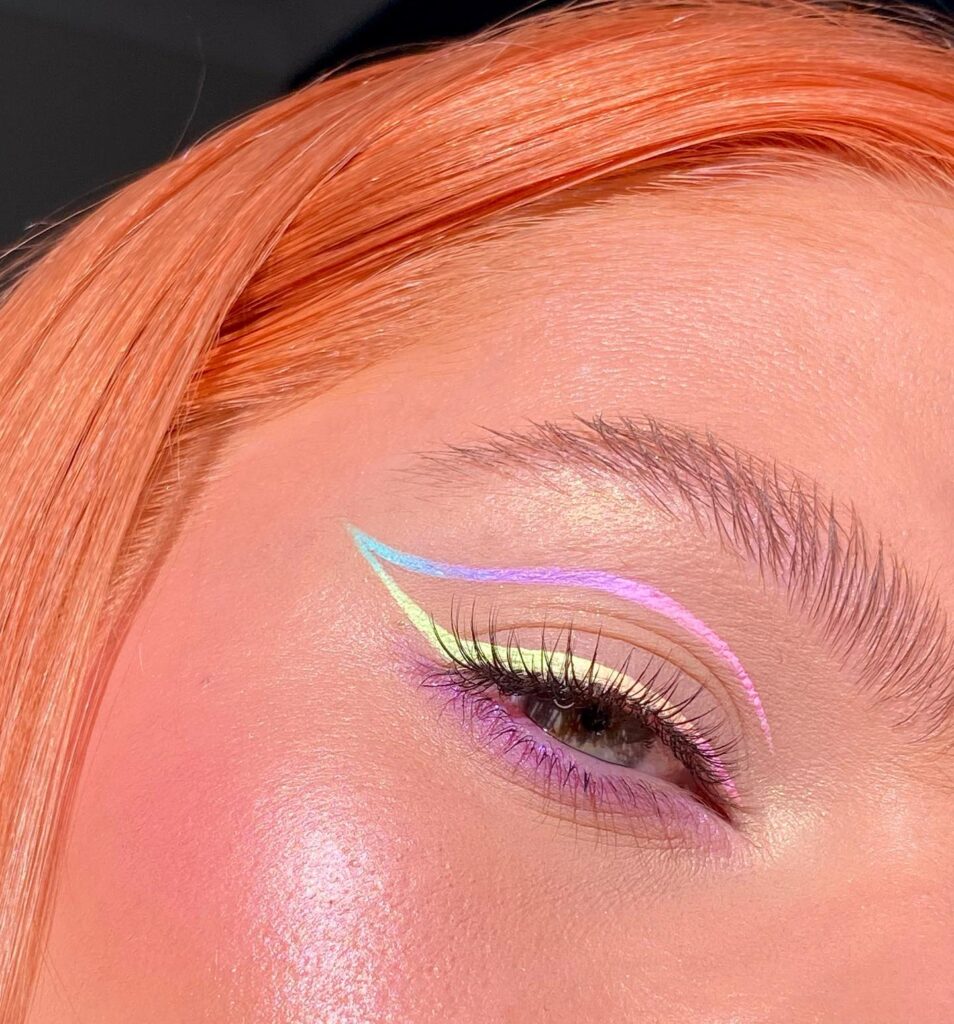 Pastel eyeliner στο μακιγιάζ ματιών - Μωβ και baby blue αποχρώσεις που φωτίζουν το βλέμμα