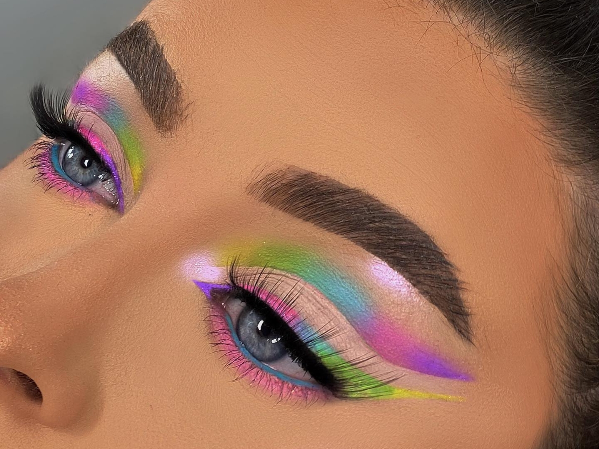 Pastel eyeliner στο μακιγιάζ ματιών - Μωβ και baby blue αποχρώσεις που φωτίζουν το βλέμμα