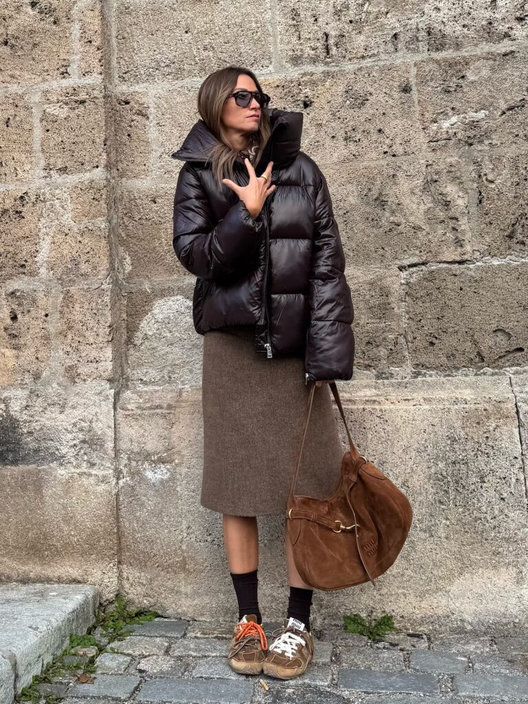 Πώς να φορέσεις κομψά το puffer jacket, τρεις σύγχρονοι τρόποι για στιλ και άνεση