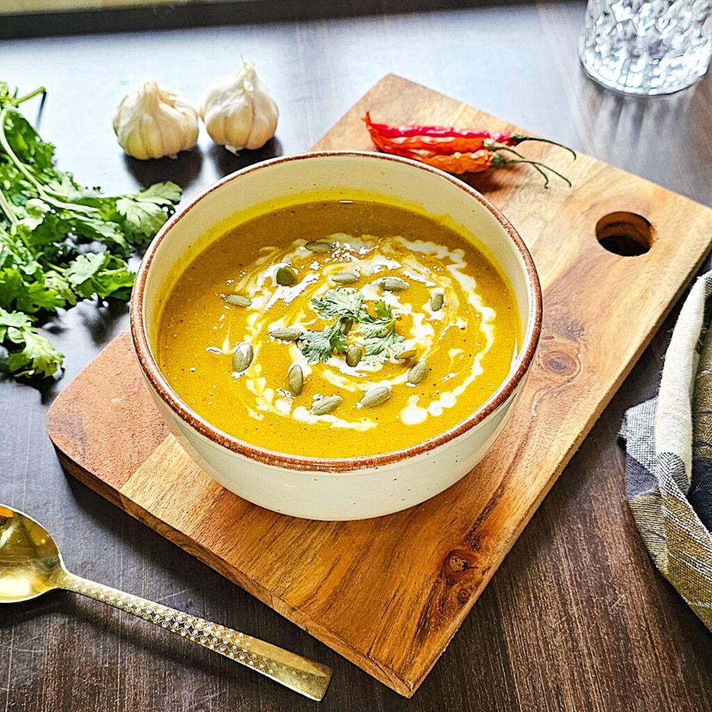 Ζεστές, ελαφριές σούπες για τις κρύες μέρες (γευστικές ιδέες με λίγες θερμίδες)